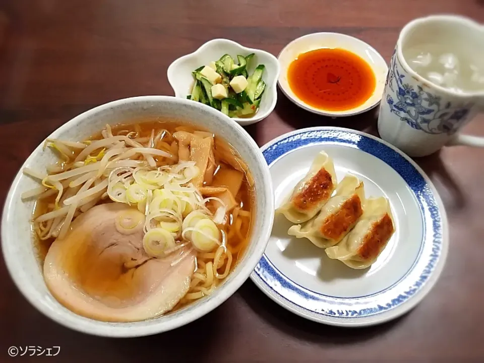 今日の晩ご飯だよ(*^^*)
★喜多方ラーメン
★焼き餃子
★きゅうりとチーズのスイチリ和え|ソラシェフさん