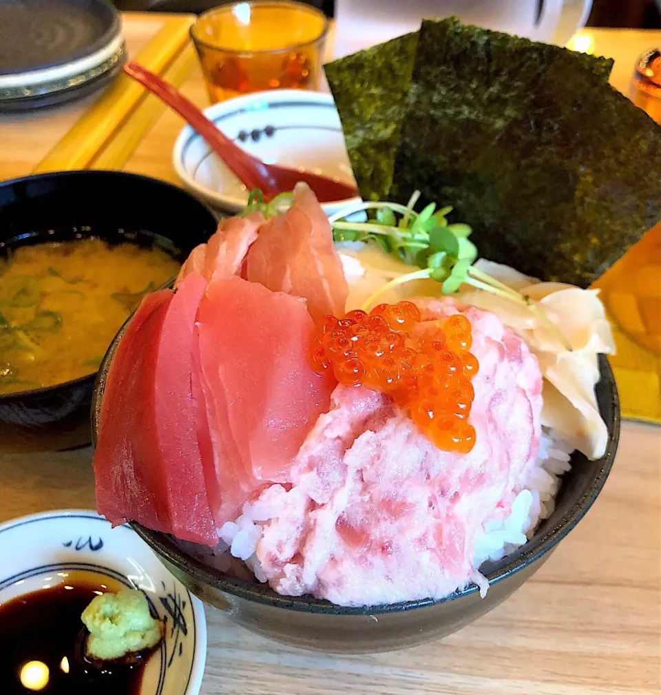 Snapdishの料理写真:マグロ丼🐟|ゆかりさん