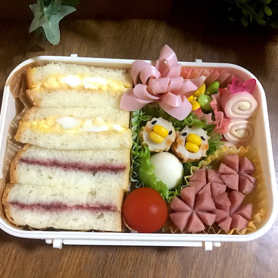 Snapdishの料理写真:4月1日のちびちゃん弁当♪|あやちゃんママさん