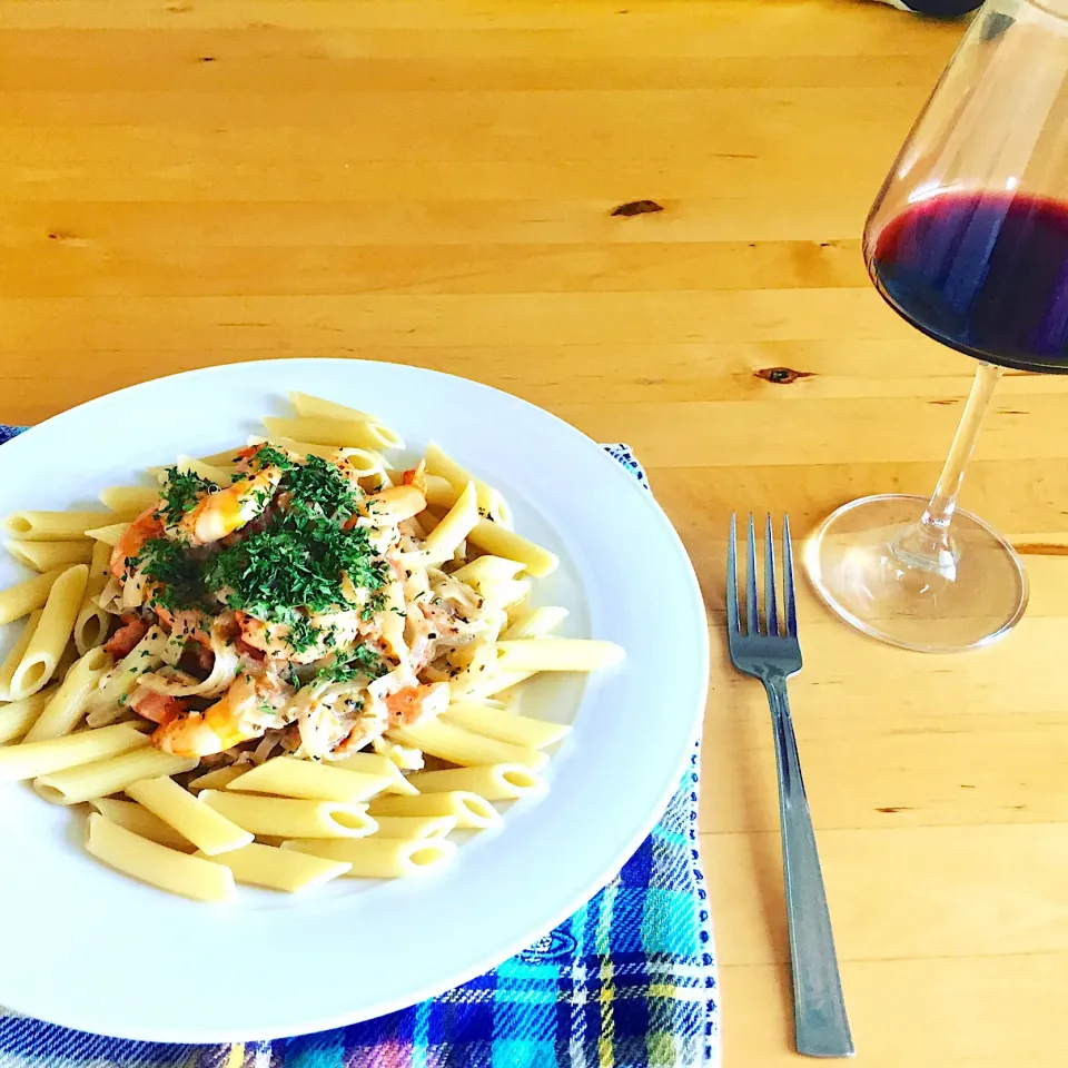 My favorite pink shrimp rose 🌹 pasta 🍝 today with wine 🍷 😋|Hong Mi(hiromi )さん