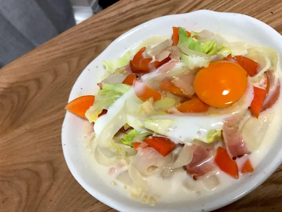 残り物パスタ。牛乳と玉ねぎと人参とキャベツと……|みちるさん