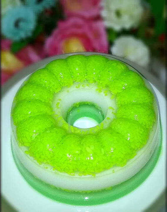 Snapdishの料理写真:puding tape ketan hijau|Ira Setiabudiさん