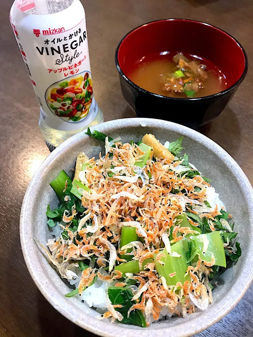 ちりめん桜エビ丼🦐|男オオカミさん