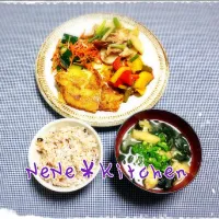 白身魚の香草パン粉焼き♡
叩きキュウリと人参のナムル風☆
長芋とニンニクの芽と豚肉の塩炒め♪︎
パプリカとアスパラの醤油麹＆バルサミコ酢炒め☆|ねねさん