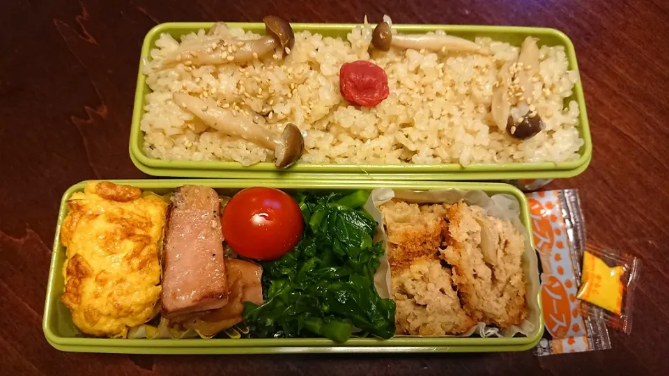 鶏スープ炊き込みご飯とメンチカツ弁当|りょーさん