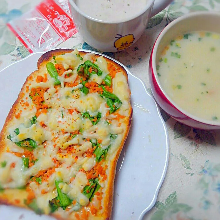 菜の花と鮭フレークのチーズトースト|うたかた。さん