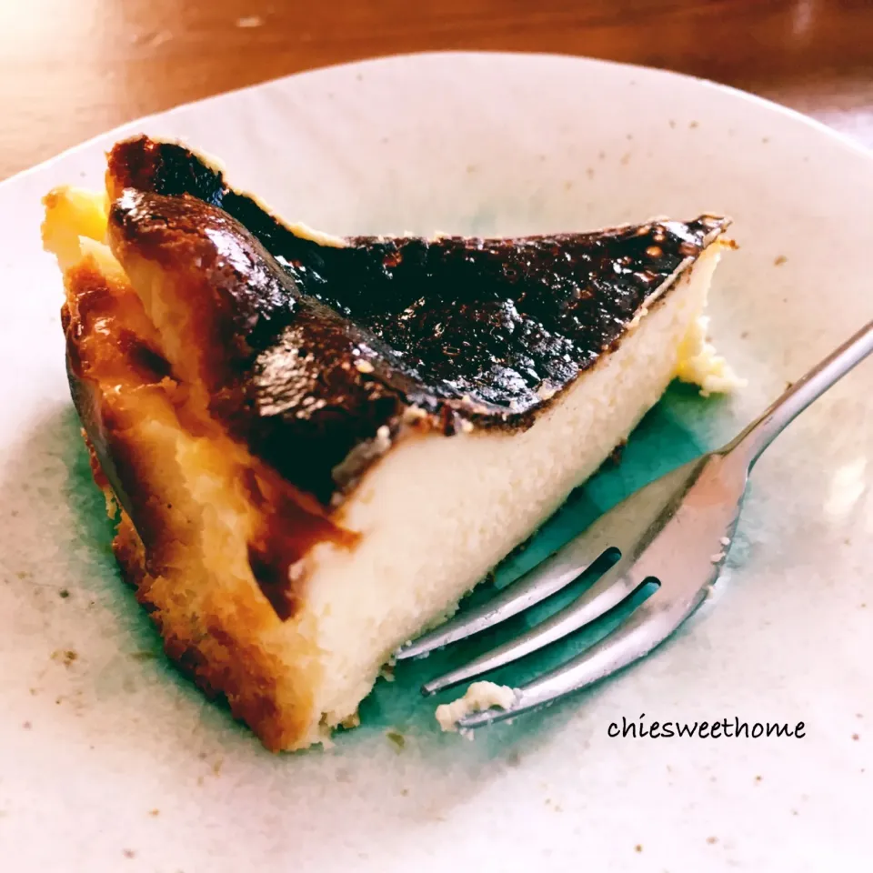 Snapdishの料理写真:バスクチーズケーキ|chieko ♪さん