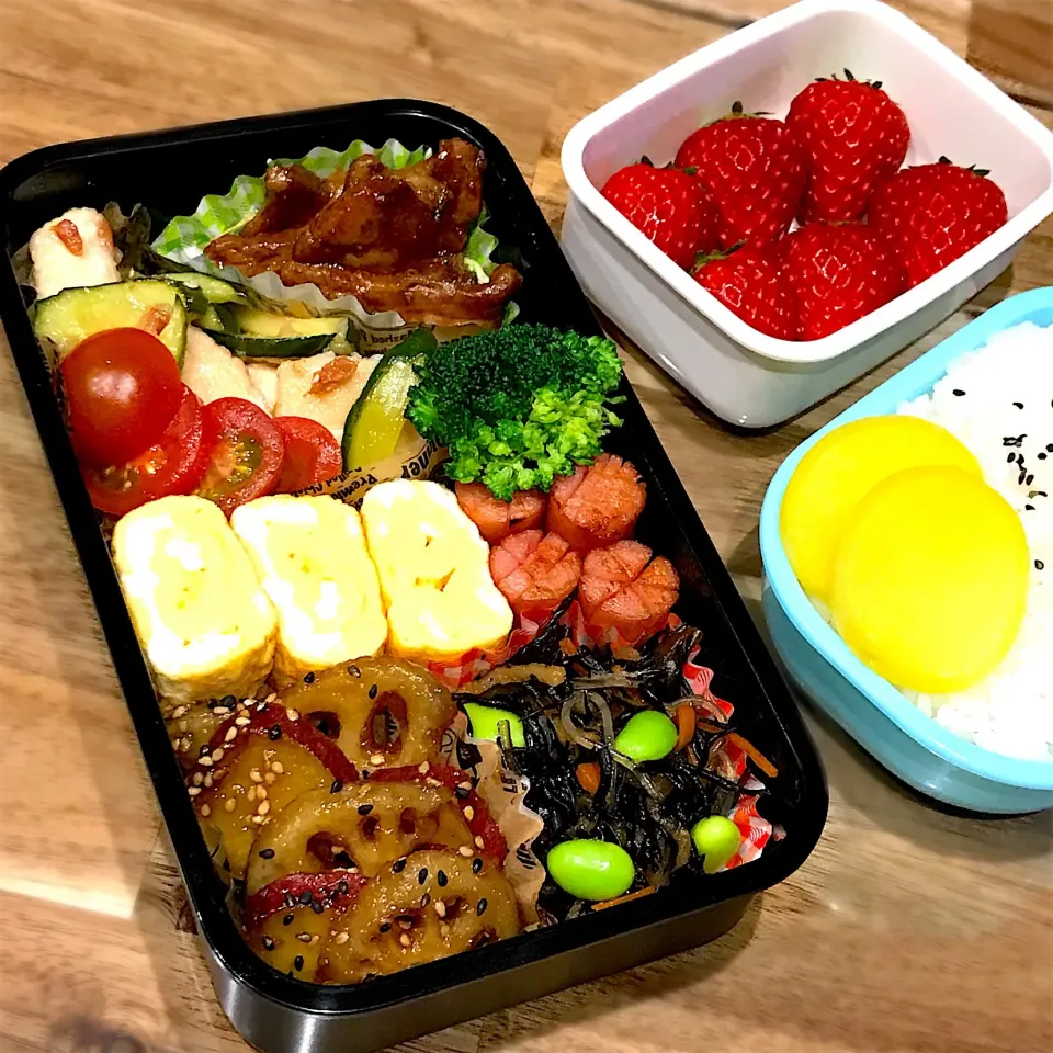 鶏むね肉ときゅうりのさっぱり梅炒めで旦那弁当♡|ちぃさん