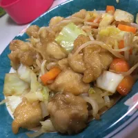 Snapdishの料理写真:甘酢鶏肉と野菜炒め|たかこさん