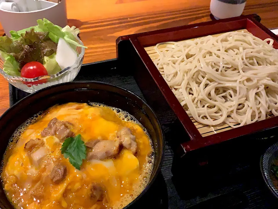 Snapdishの料理写真:更科そば&究極もも肉ミニ親子丼|Akiko Yoshidaさん