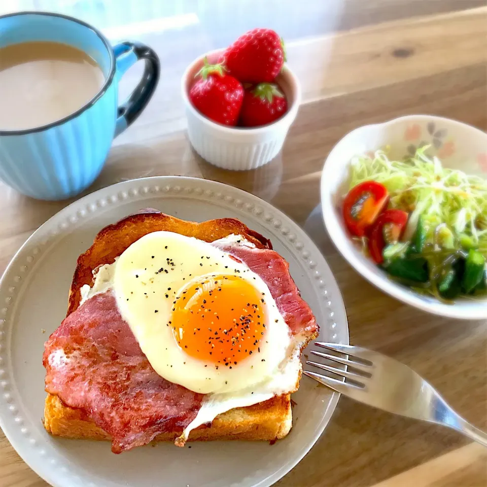 ベーコンエッグトーストでモーニング🥓🍳🍞|ちぃさん