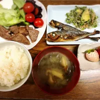 Snapdishの料理写真:ステーキ    あじの塩焼き|marinayさん