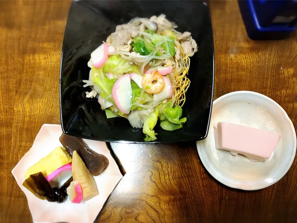 Snapdishの料理写真:長崎皿うどん  桜ゴマ豆腐|marinayさん