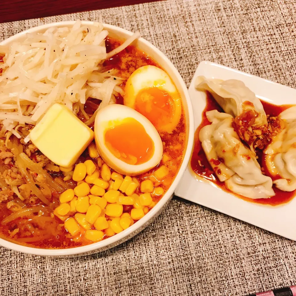 Snapdishの料理写真:☆味噌ラーメン
☆水餃子|Asamiさん