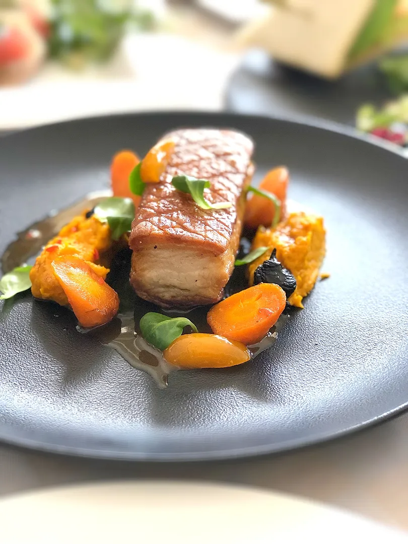 Pork belly and carrots|GreekChefさん