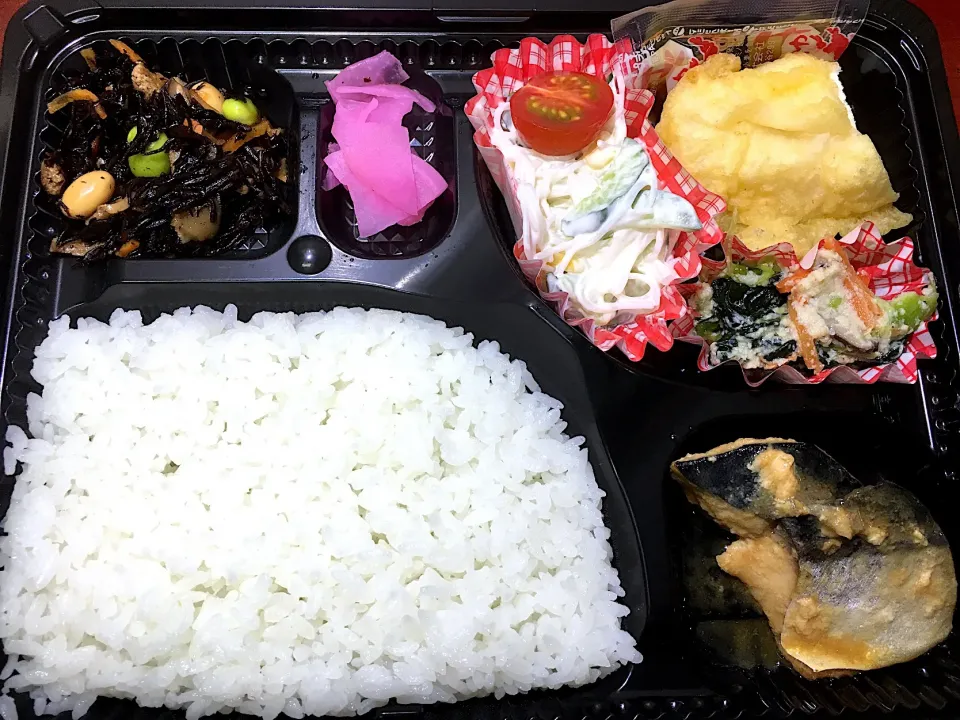 鯖の味噌煮 日替わりランチ 宅配弁当 豊川市配達|Naokazu Kuritaさん