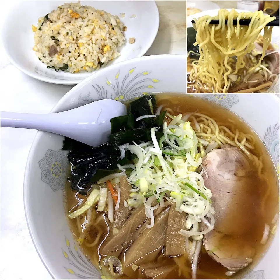 Snapdishの料理写真:ラーメンとチャーハンセット@鶴の恩がえし(神田)|塩豚骨さん