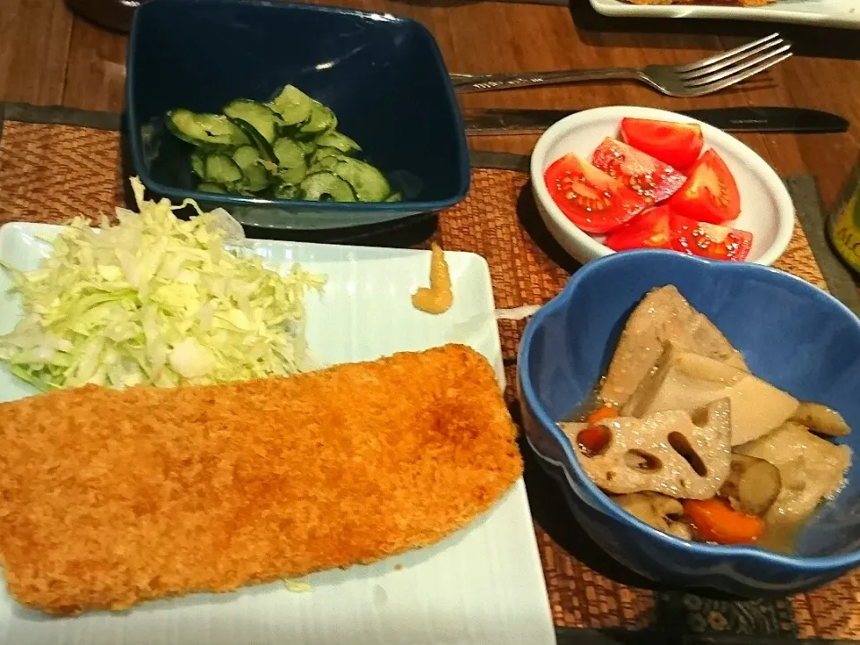 きゅうりの酢の物&トマト&赤身とんかつ&煮物|まぐろさん