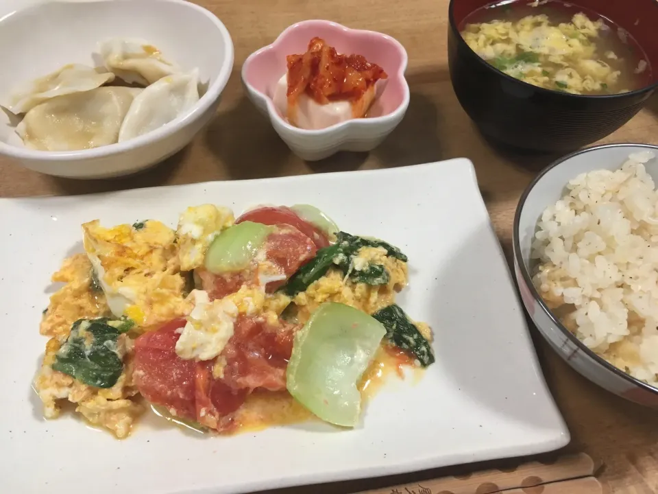 Snapdishの料理写真:トマトと小松菜と卵の炒め物♪|かおちゃんさん