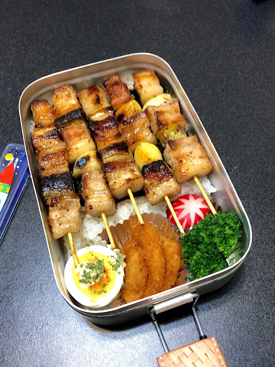 Snapdishの料理写真:焼き鳥弁当🍱|LaLamamaさん