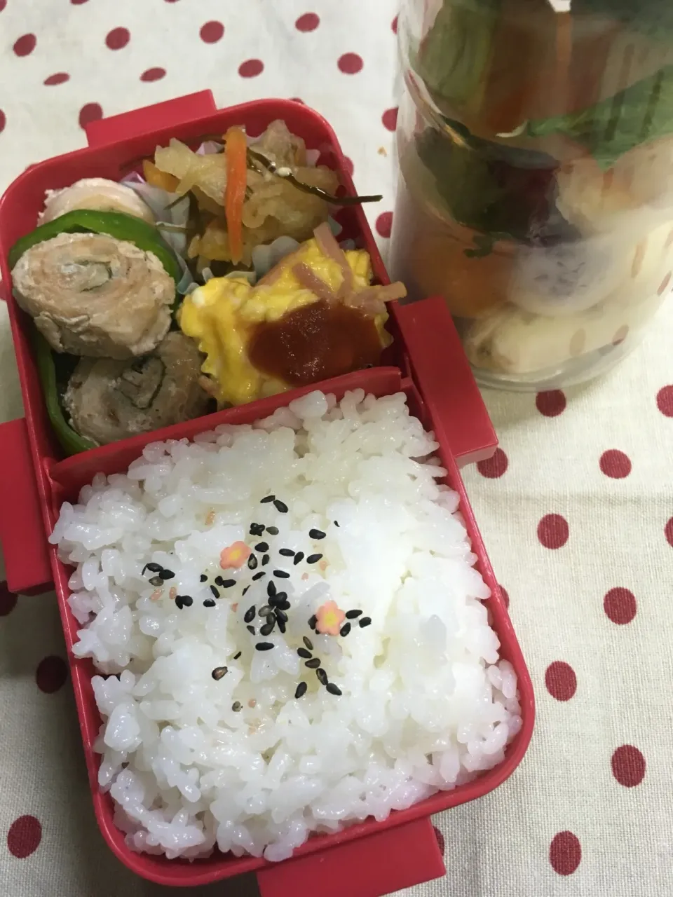 Snapdishの料理写真:4月10日 久々 雨☔️ 嵐🌀 弁当🍱|sakuramochiさん