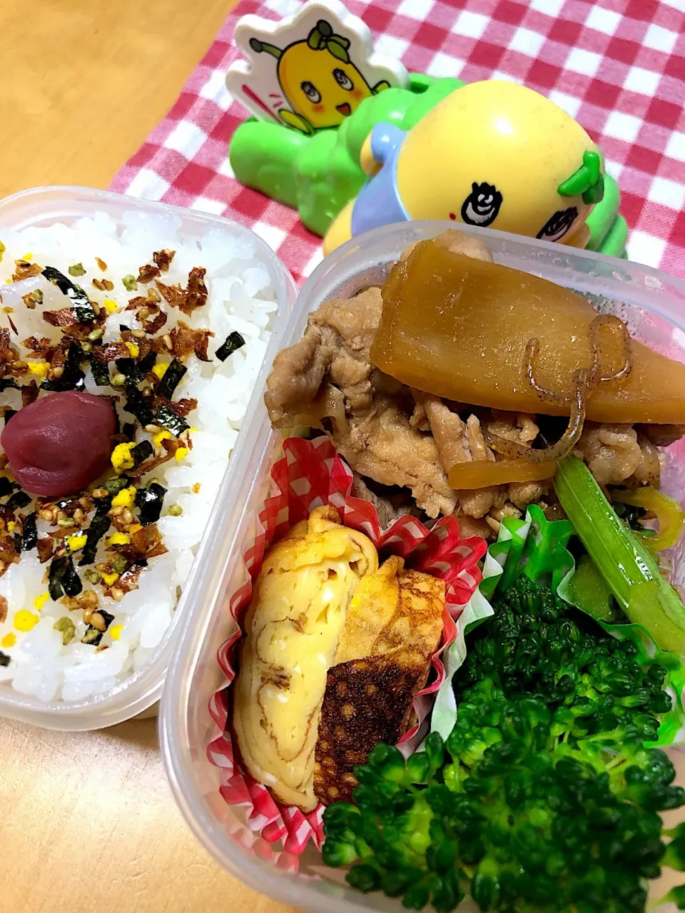 メンマと豚肉の煮物 セロリきんぴら 卵焼き ブロッコリー🥦 弁当|Kumiko Kimuraさん