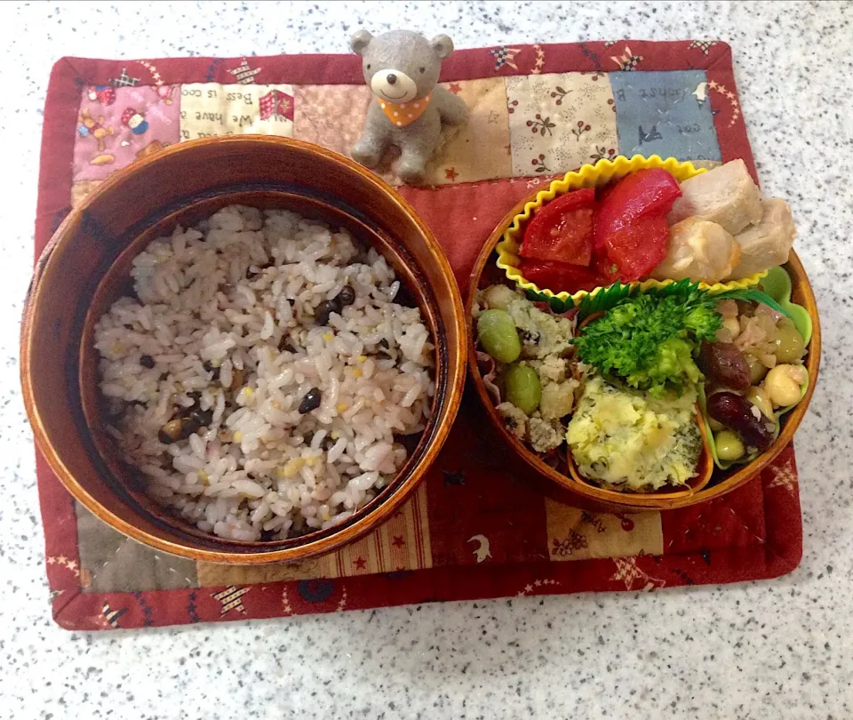 Snapdishの料理写真:今日のお弁当😊 #わっぱ弁当  #丸弁当  #夫弁当  #地味弁当|naonaomimichanさん