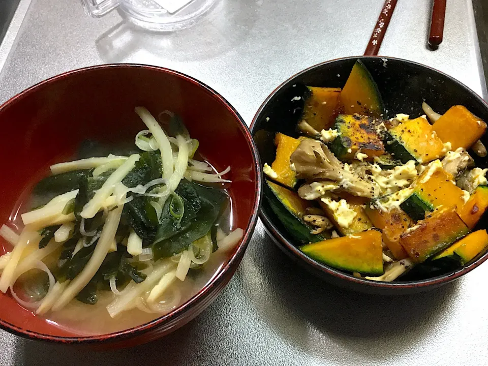 南瓜と舞茸のクリームチーズ醤油和え 筍ワカメねぎの味噌汁|Amyさん