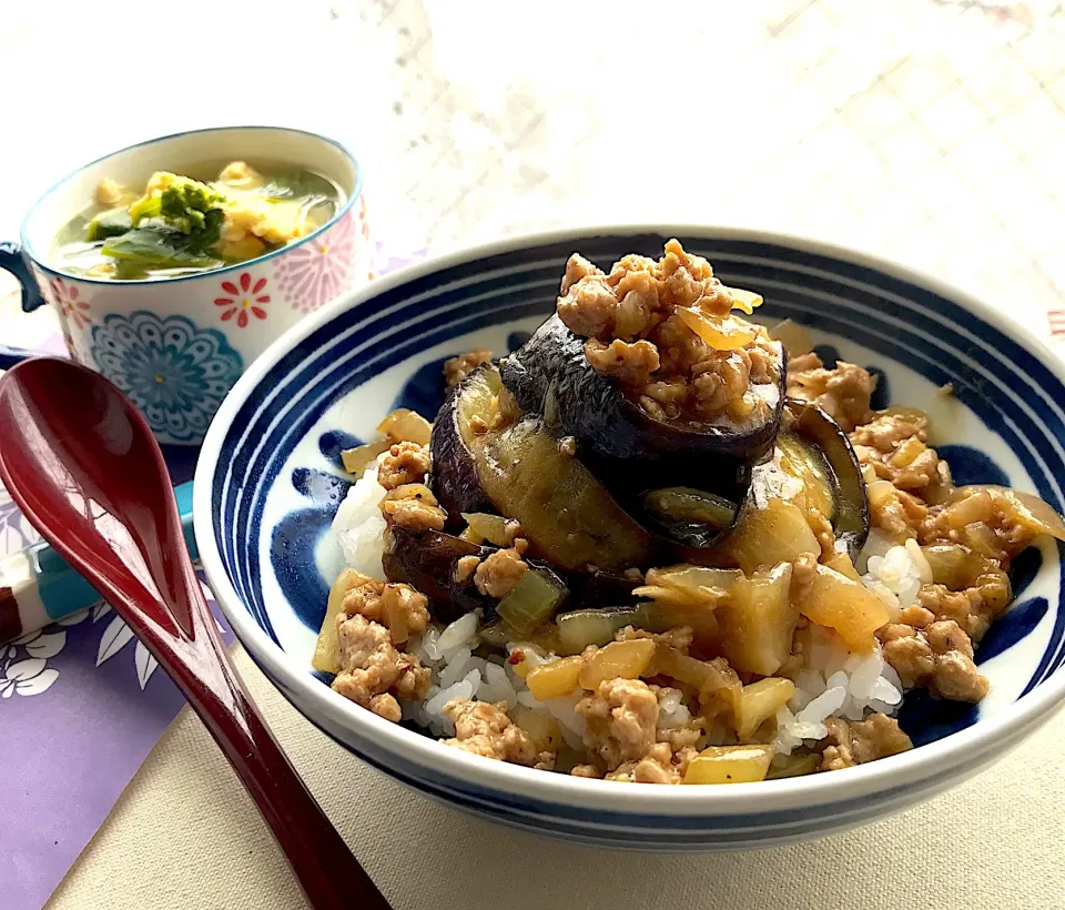 Snapdishの料理写真:昼ごはん  麻婆茄子丼|砂雪さん