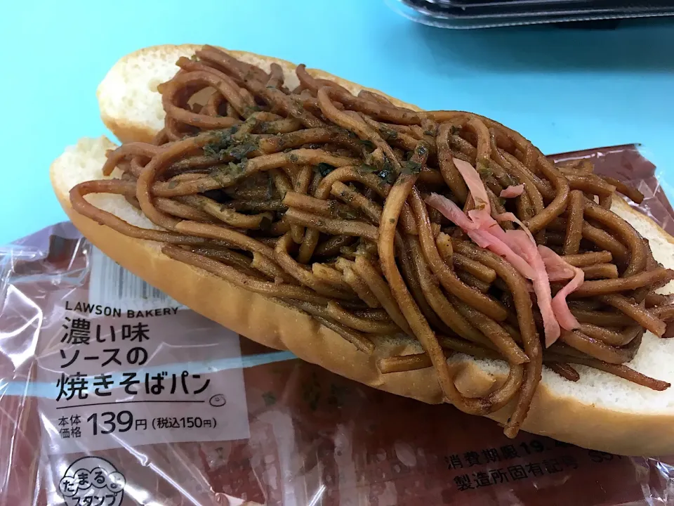 焼きそばパン|はっちぃさん