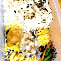 Snapdishの料理写真:高校生タッパー2リットル弁当|Kayo-bob-kodakusanさん