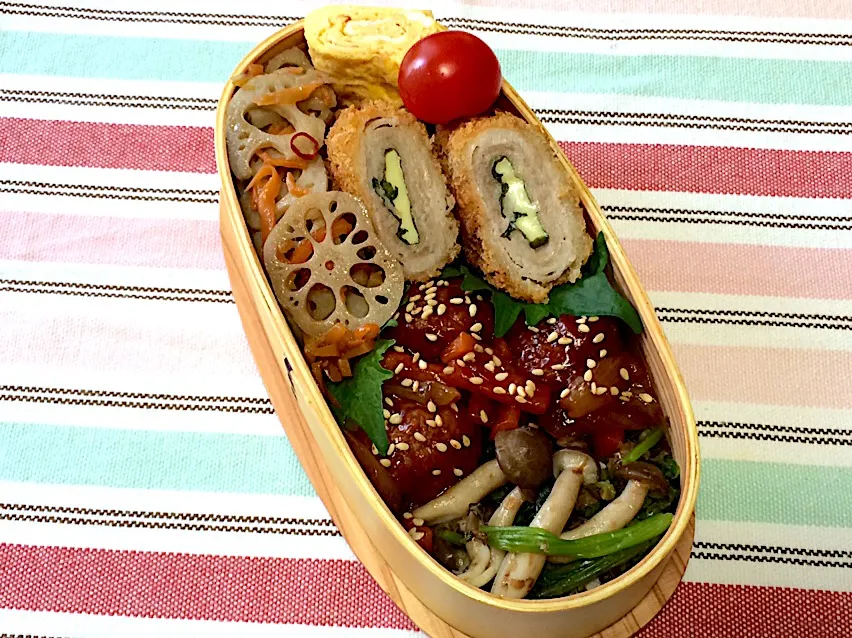 #旦那弁当  #パパ弁当  #曲げわっぱ弁当  #曲げわっぱ  #肉団子の甘酢あん  #大葉チーズ肉巻きフライ  #豚肉のしそチーズフライ|ゆぴさん