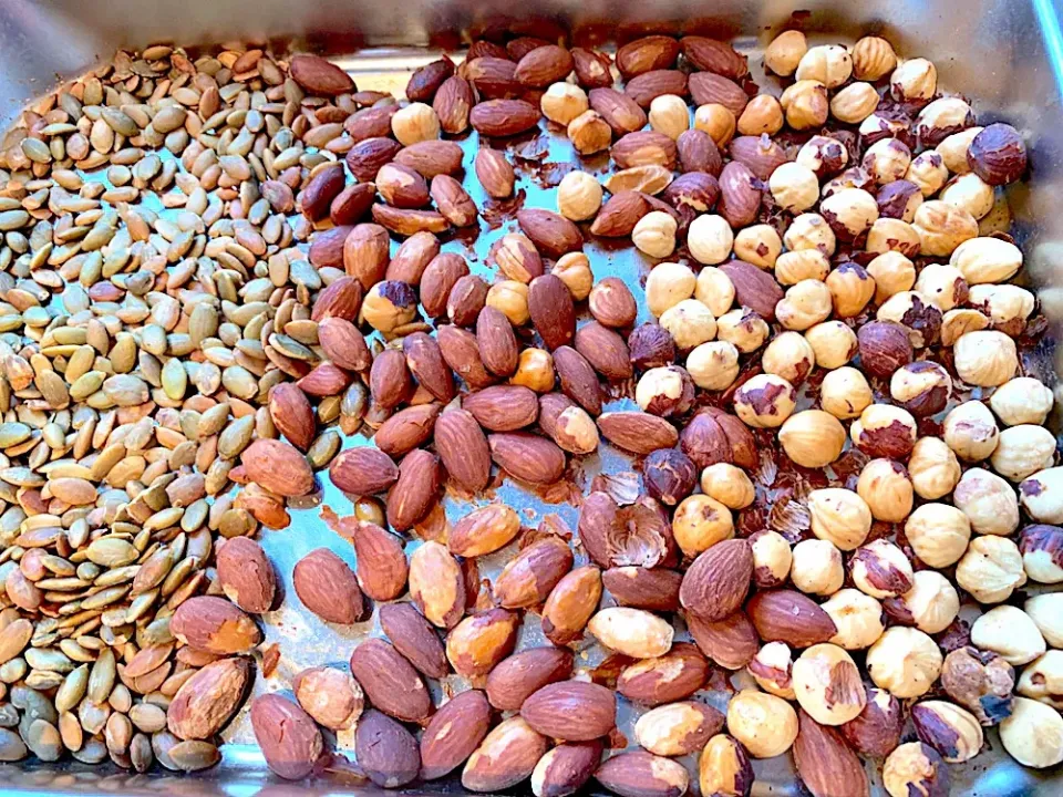 Roasted mixed nuts (pumpkin seeds,almonds,hazelnuts) #roastedmixednuts|🌺IAnneさん