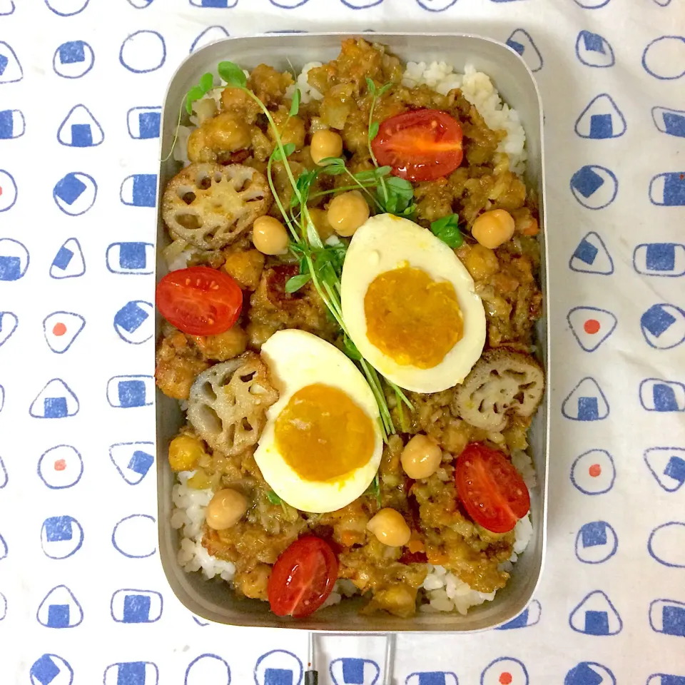 Snapdishの料理写真:#vegan弁当 
ドライカレー弁当|makiko_aさん