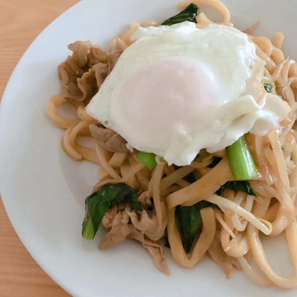 Snapdishの料理写真:焼きうどん(○ﾟ∀ﾟ)お昼ご飯|サチャンさん