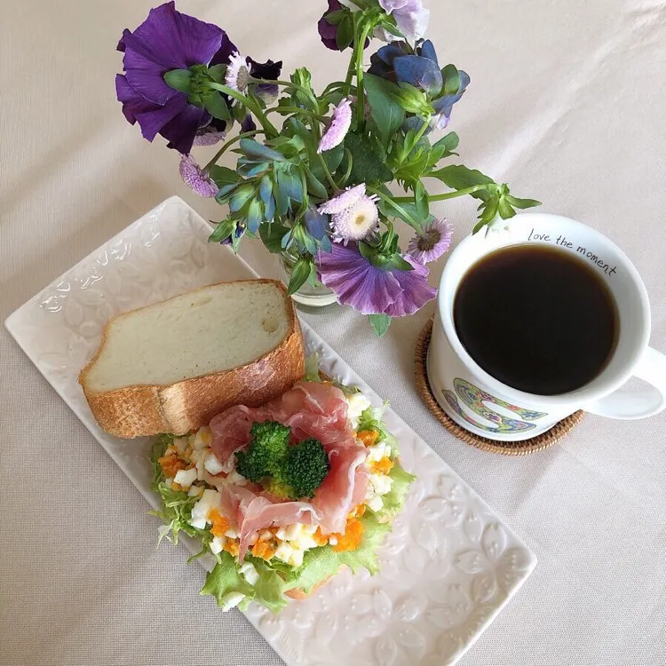 Snapdishの料理写真:4/11❤︎ミモザサラダ風ソフトフランスパンサンド🌼🌱🌼🌱
#晩ごはん #おうちごはん #おうちカフェ #生ハム #半熟たまご #ソフトフランス #ソフトフランスパンサンド #自家製サンド|Makinsさん