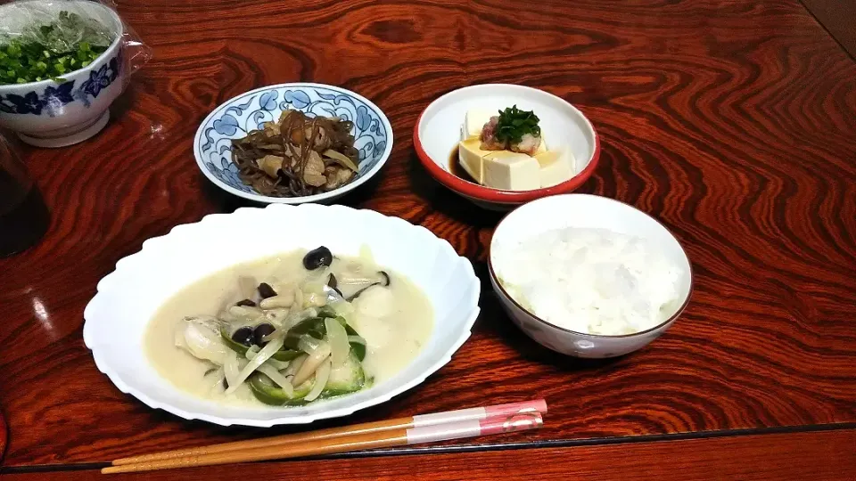 🌸きんぴら風
🌸タラのクリーム煮
🌸梅肉大根おろしのせ豆腐|早紀さん