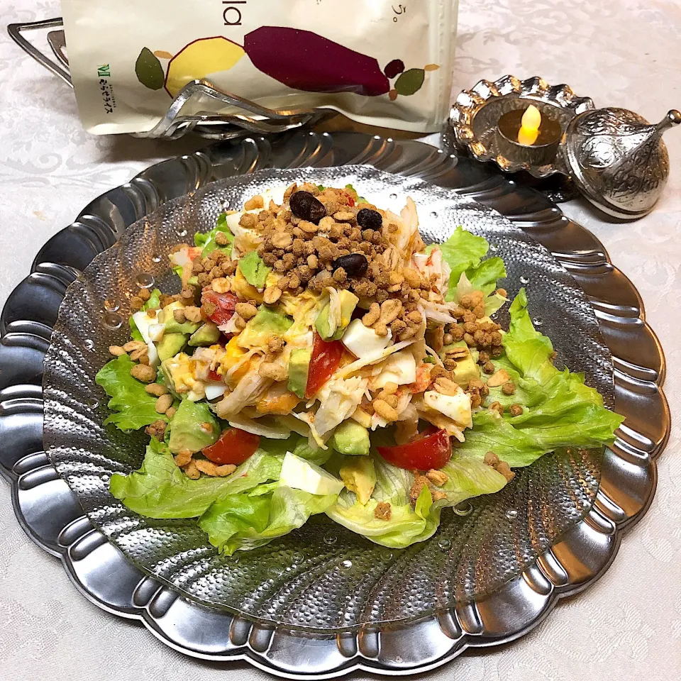 Snapdishの料理写真:#ライスグラノーラきな粉味 🥑アボガド🍅トマトゆで卵🦀カニカマ🥗|henryさん