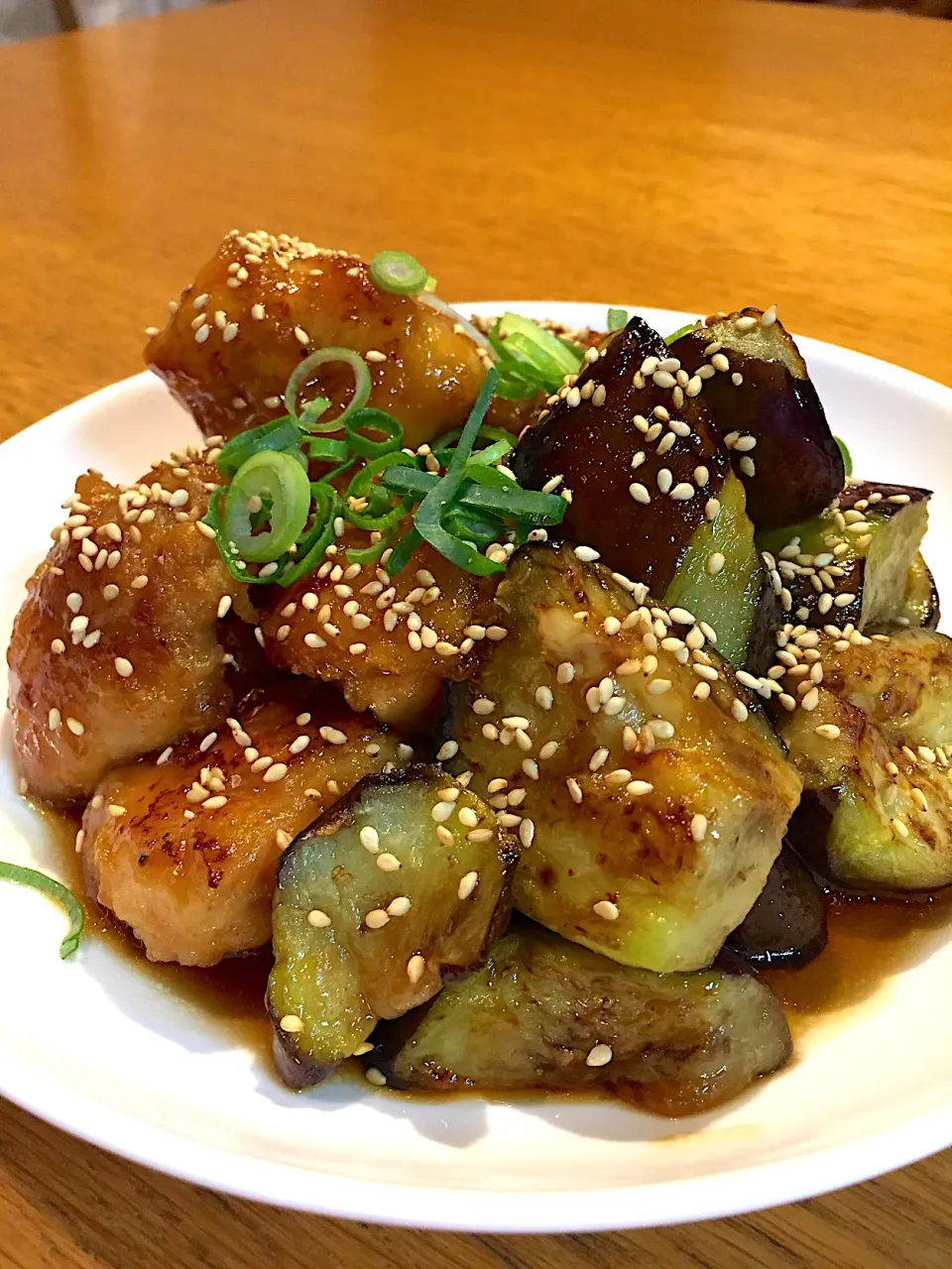 鶏唐と茄子の甘酢ごまダレ|まつださんさん