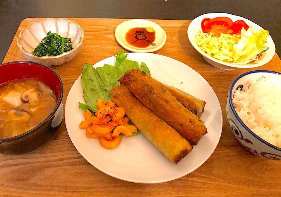 春巻きほうれん草の胡麻和えマッシュルームの味噌汁サラダマカロニ夜ご飯献立今日の料理 いちご Snapdish スナップディッシュ Id Ryu8ma