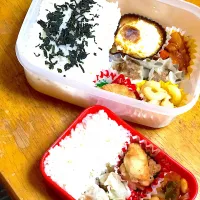 Snapdishの料理写真:2リットル男子高校生弁当と女子大生弁当|Kayo-bob-kodakusanさん