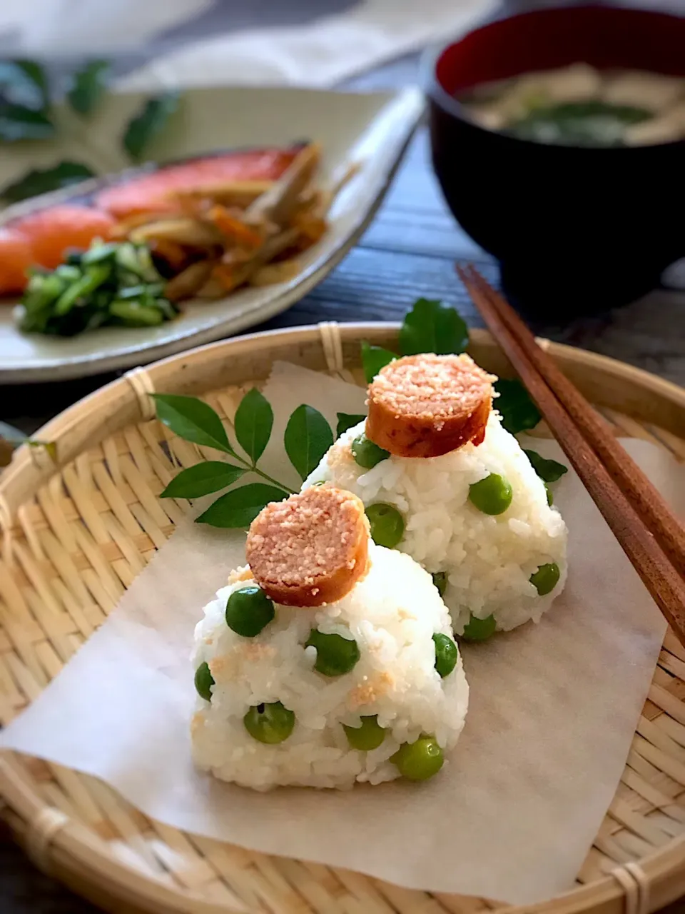 豆ごはんおにぎり 焼き明太子のせ|@keijunrinさん