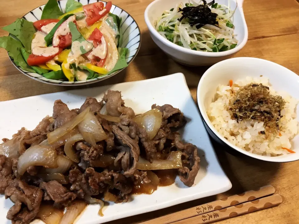 牛肉と玉ねぎ炒め定食(*^ω^*)|かおちゃんさん