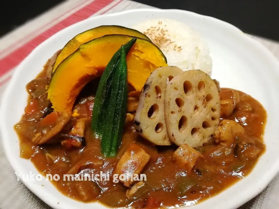 野菜を添えた具沢山カレー|cookinyukoさん