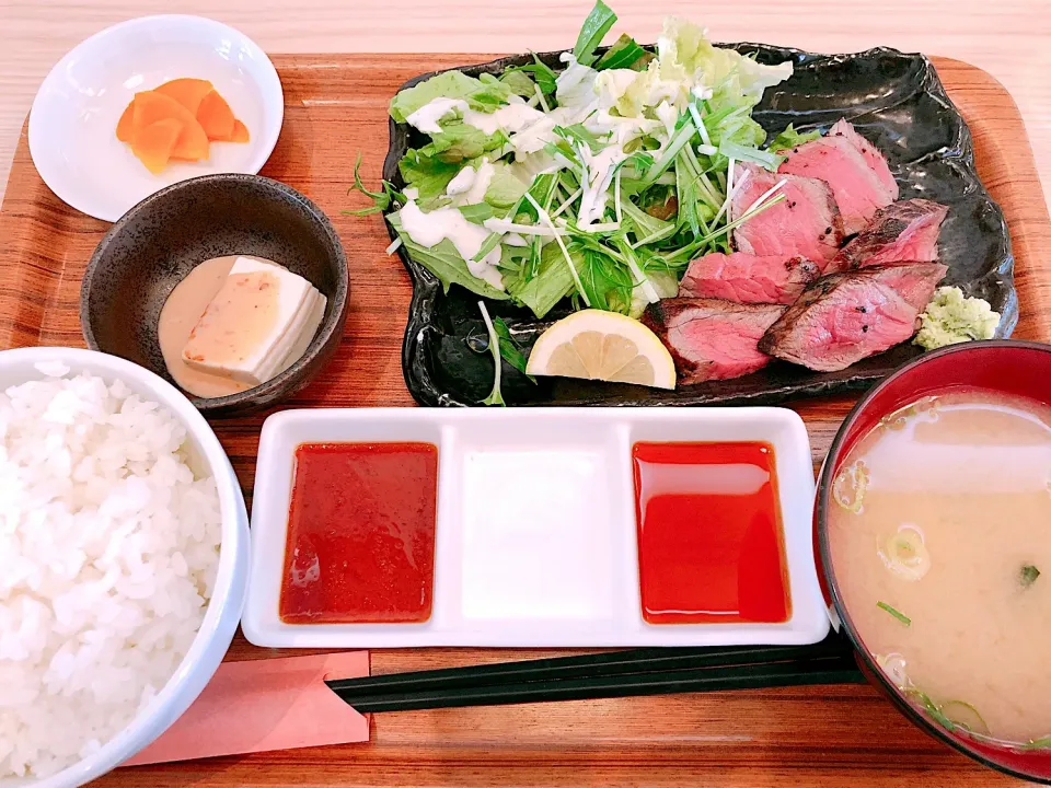 土佐あか牛のステーキ定食|ぶりじっとえいちぇるさん