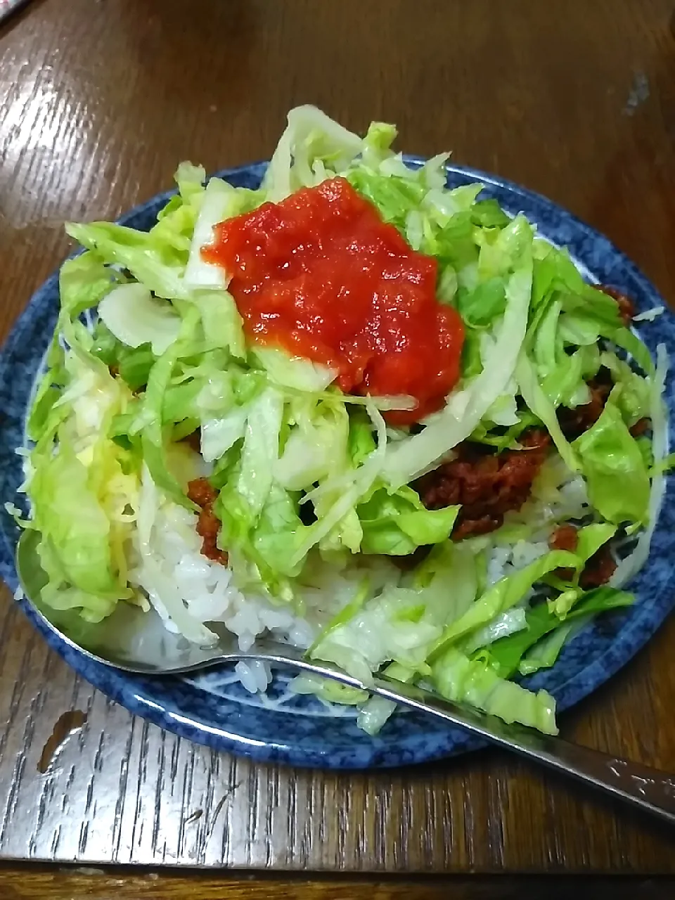 Snapdishの料理写真:手作りタコライス😀
塩分気になるので、手作りで♪
サルサソースは、フレッシュトマトで作りました✨|すず(*^^*)さん