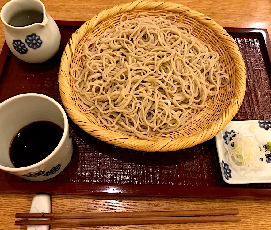 Snapdishの料理写真:花粉症で喉が荒れてて食欲なくても蕎麦なら食べられるわ😆だから痩せられないのか🐷|にゃあ（芸名）さん