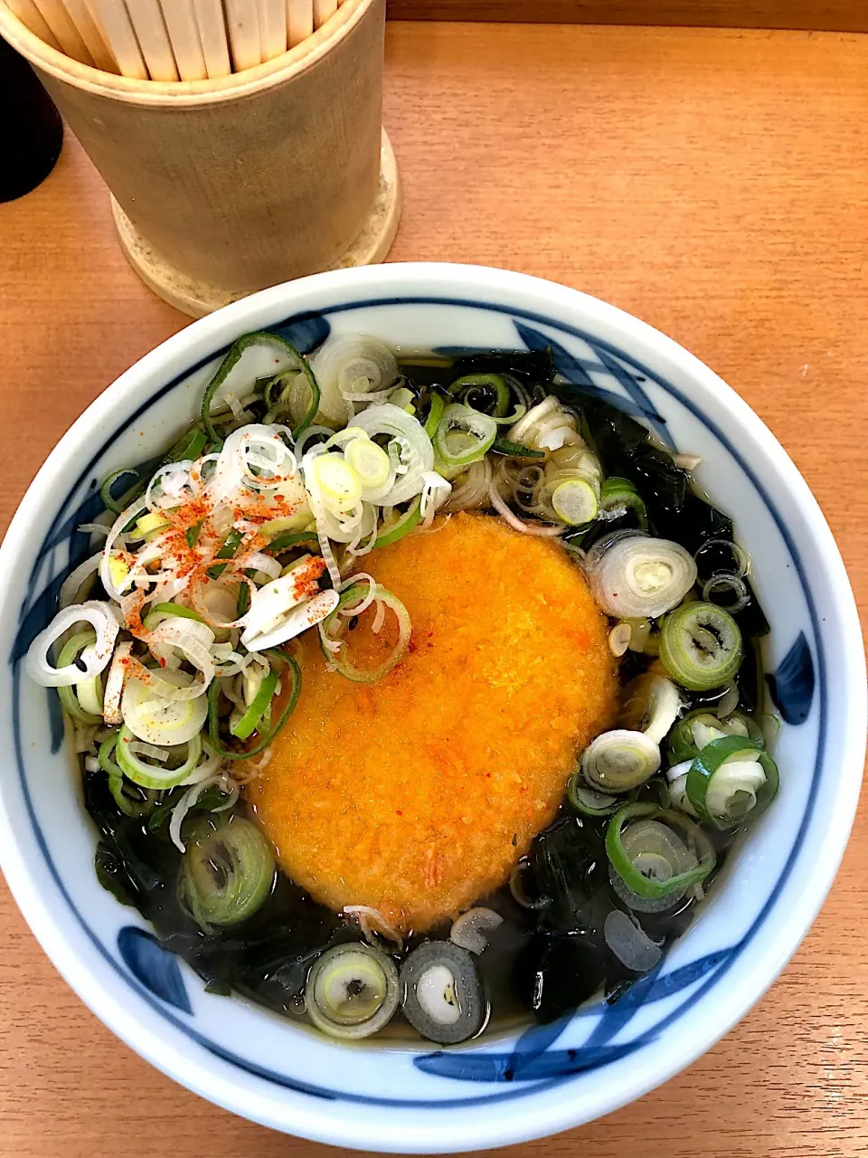 Snapdishの料理写真:わかめ 野菜コロッケ蕎麦|tadaroさん