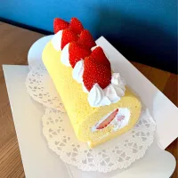 Snapdishの料理写真:苺のロールケーキ🍓|きゅうちゃんさん