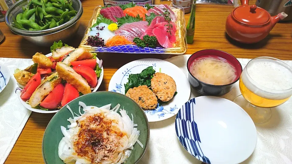 Snapdishの料理写真:4/13の夕食
お刺身やサラダなど|卯月さん